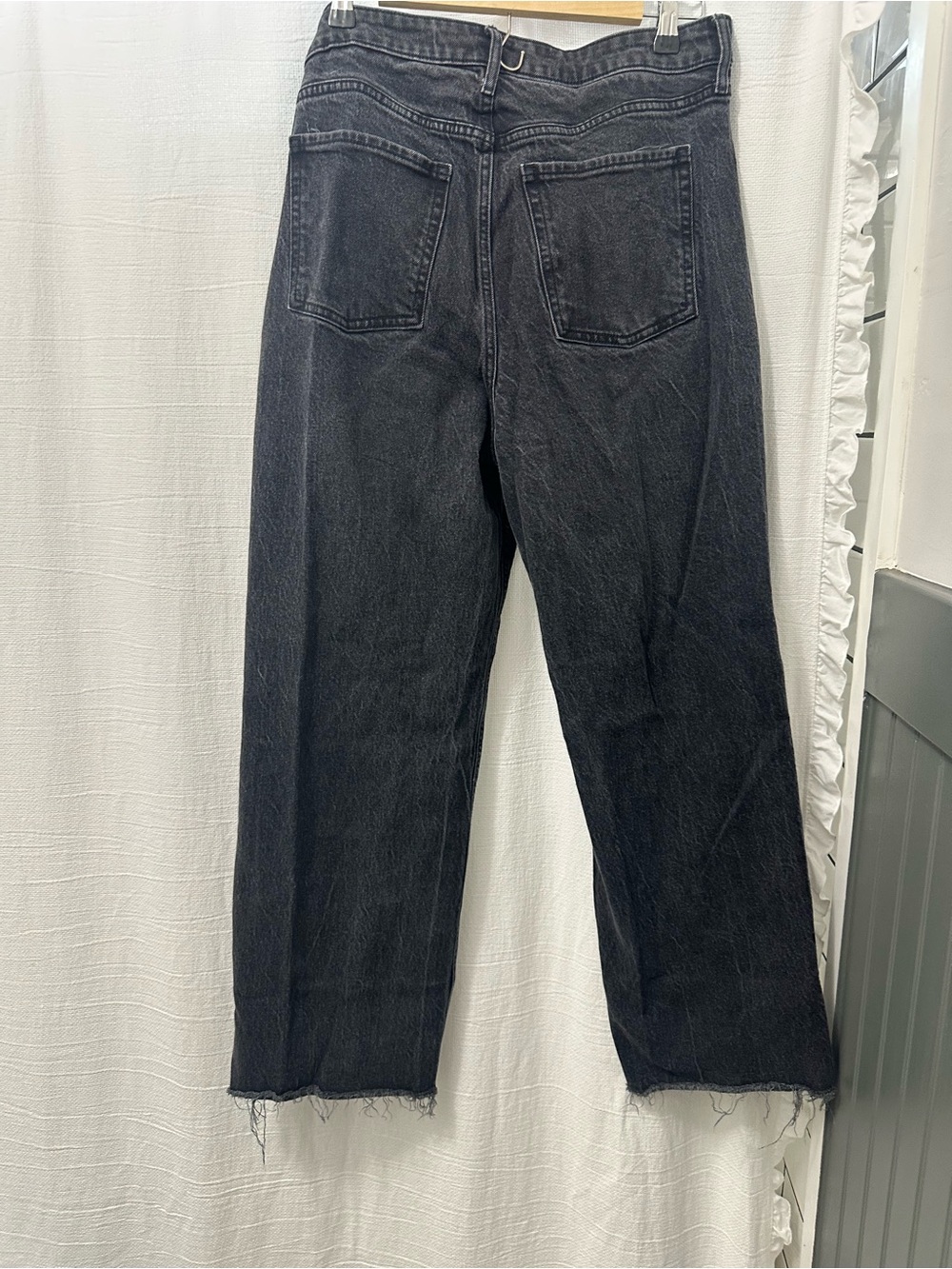 Old Navy Women's Black Wide-Leg Jeans - Picture 2 of 4